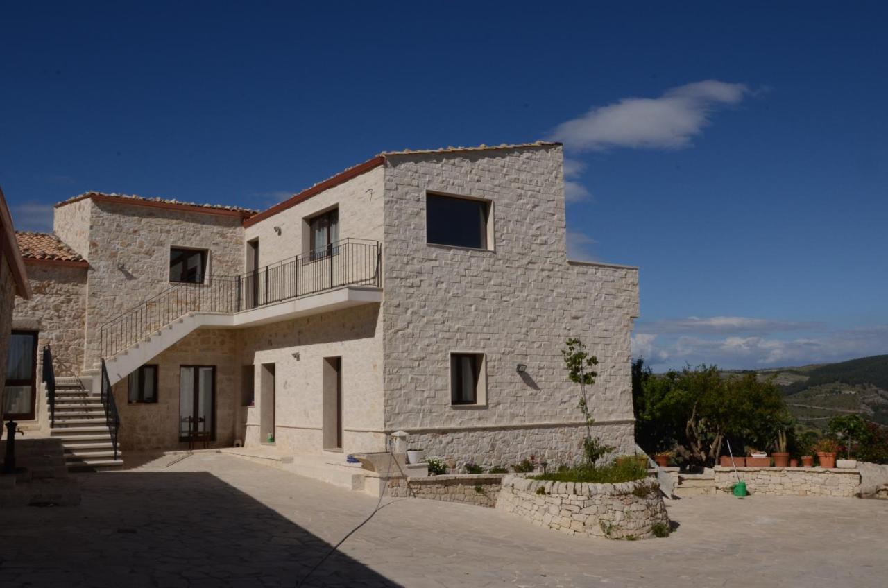Vivere Gli Iblei - Maison En Plain Air Ragusa Bagian luar foto